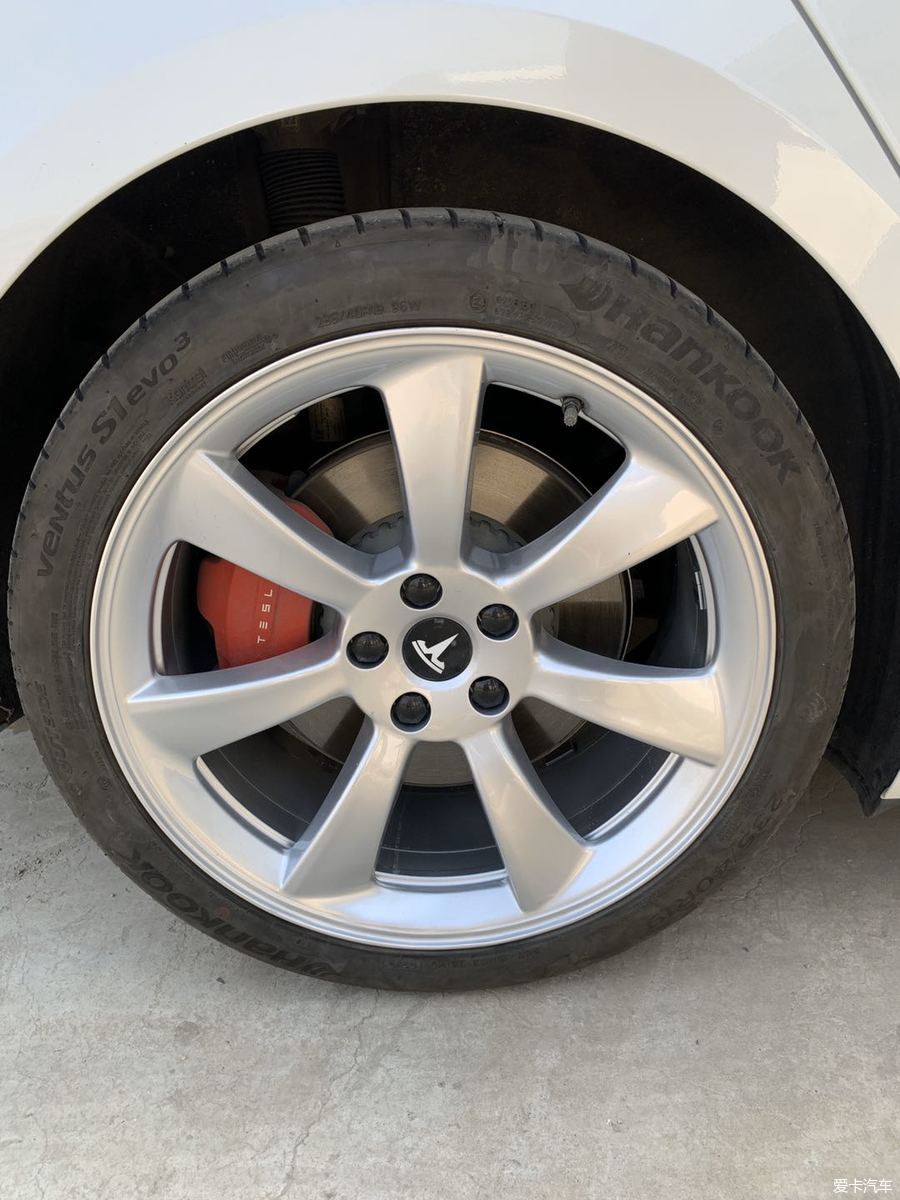 新款特斯拉model3用车体验,特斯拉model320万公里用车成本