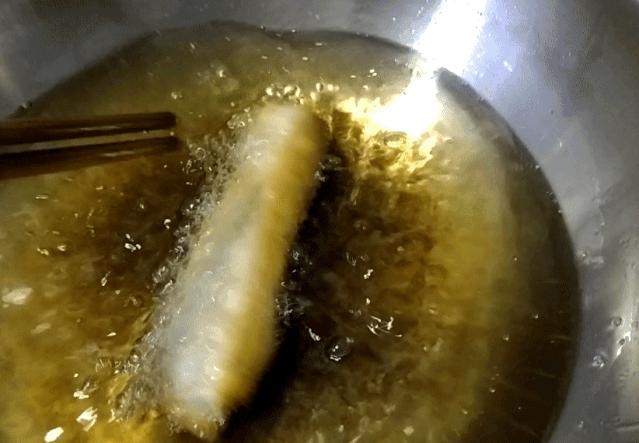 新油条怎么做酥脆松软完整教程,油条怎么做酥脆松软高筋面粉