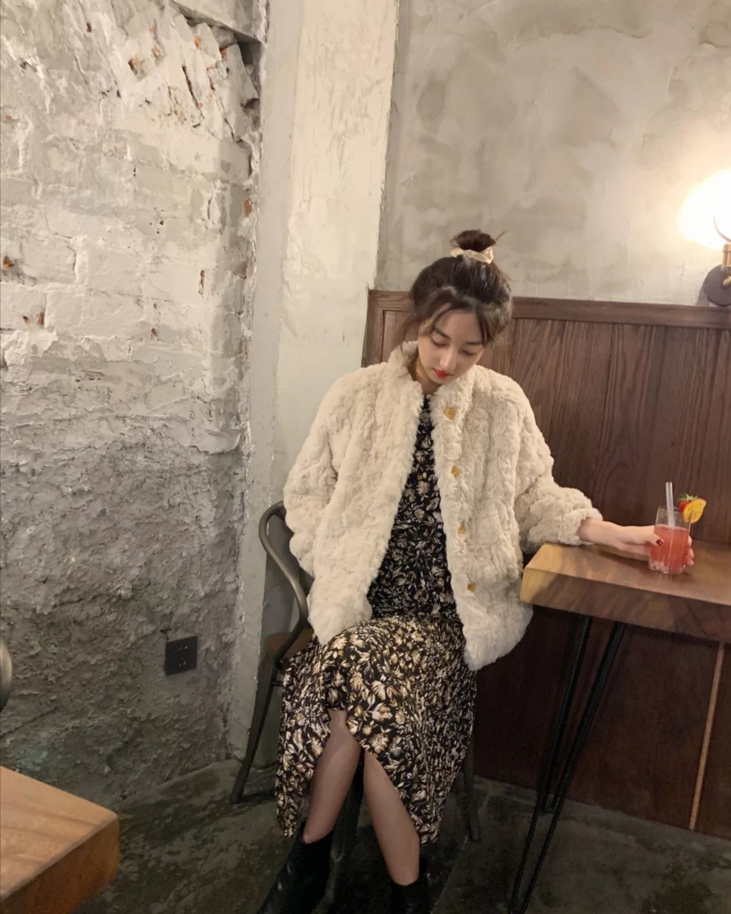 皮草外套大衣,皮草外套怎么穿出时髦感