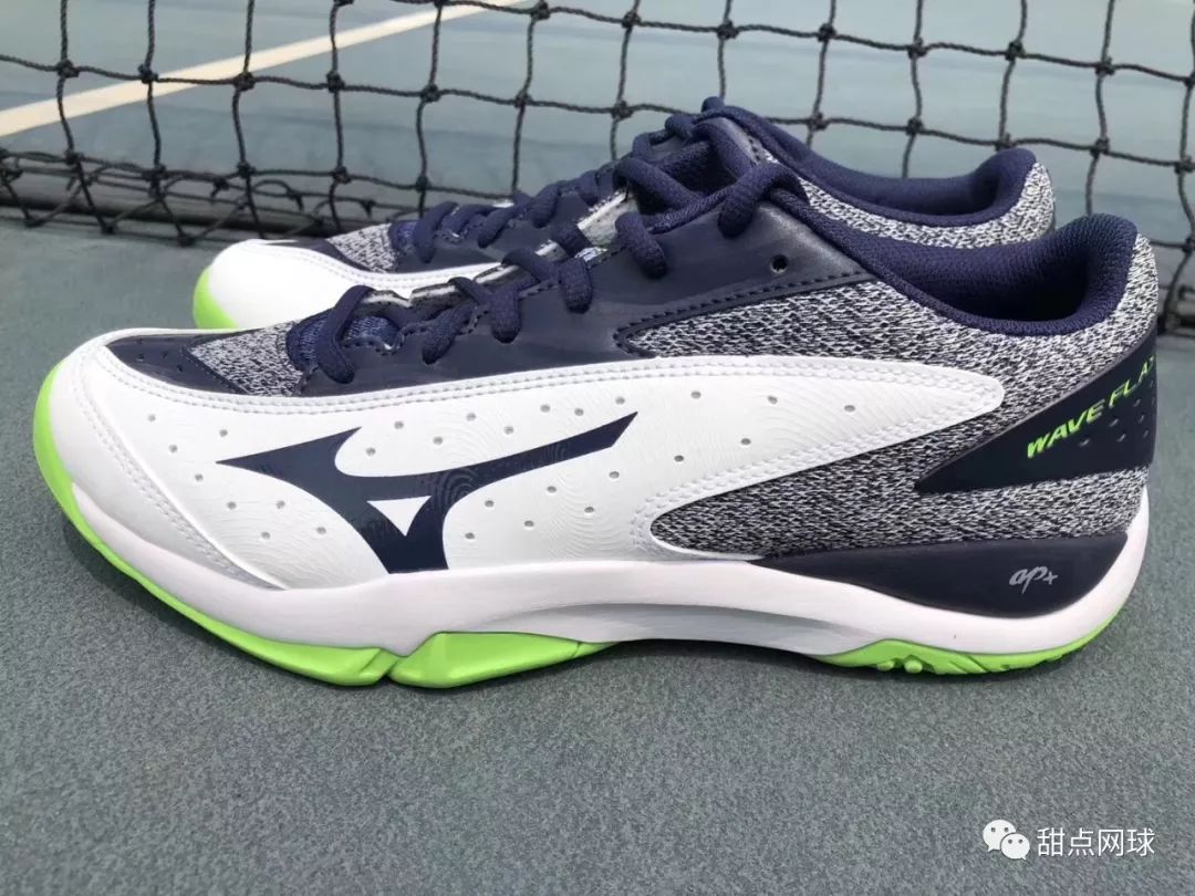 甜点君,美津浓足球鞋wave系列评测