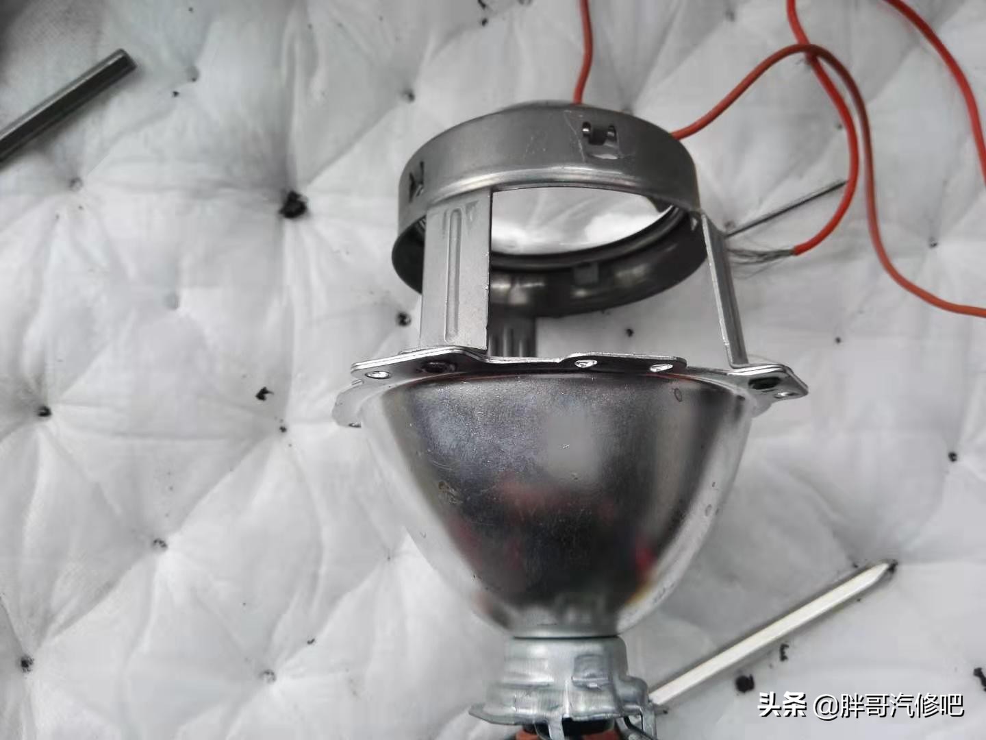 led大灯有透镜解决散光的最佳办法,大灯透镜拆除教程