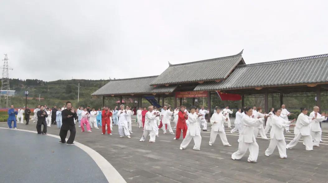 @个旧人，动起来！15分钟健身圈你打卡了吗？