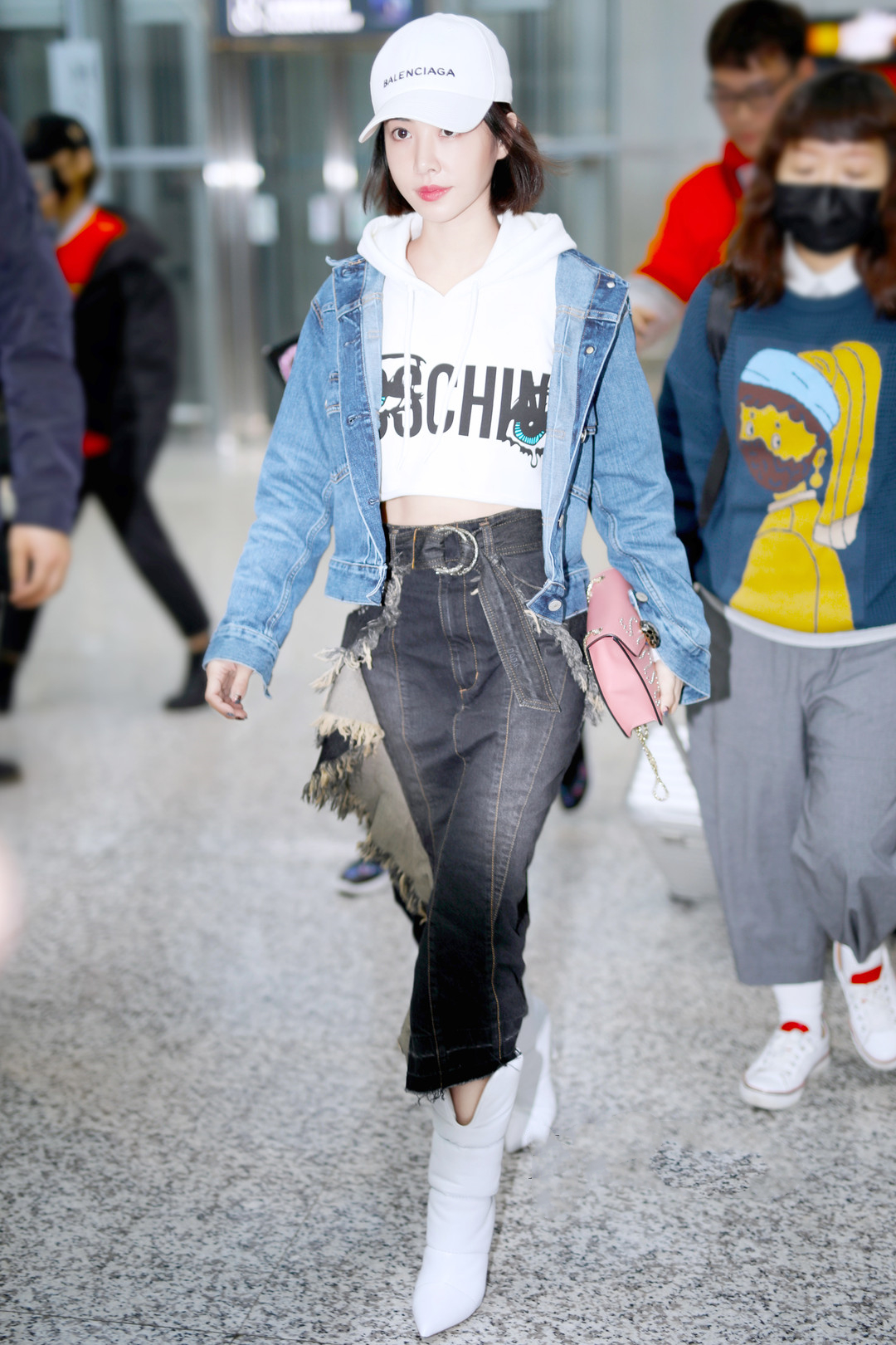 杨紫穿马丁靴的搭配,今年最流行的靴子女款牛仔