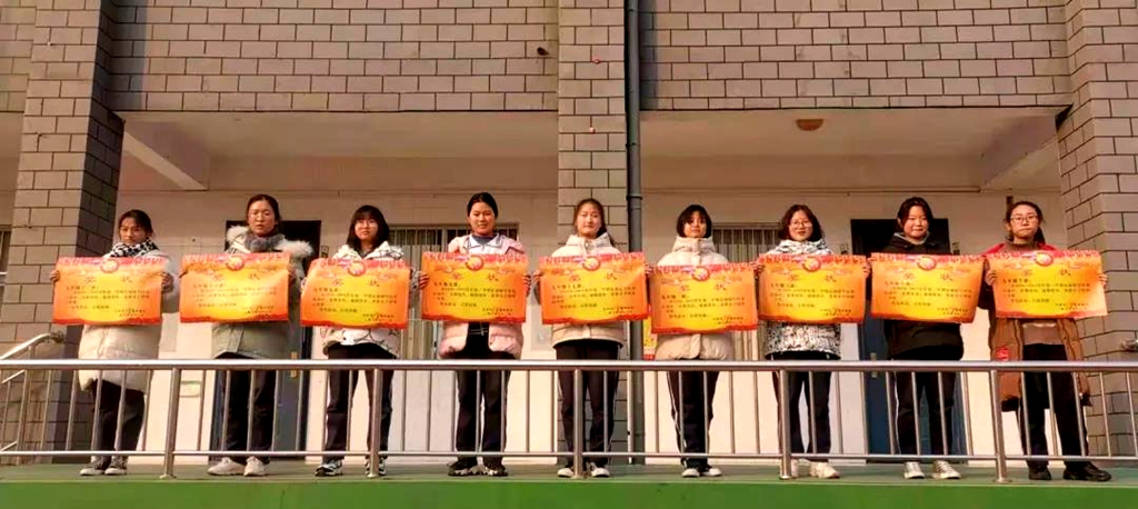 小学生足球绕杆比赛,小学足球绕杆接力比赛方案