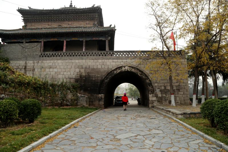 太行八陉中唯一幸存的关楼,穹隆顶上飞檐斗拱,古建中的孤品