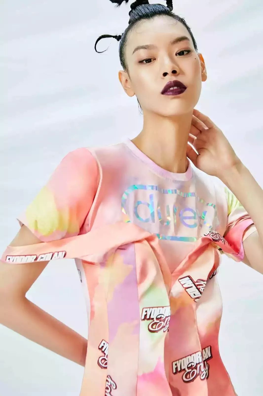 杜蕾斯进军服装圈了！服装玩跨界联名为什么总是这么火爆？