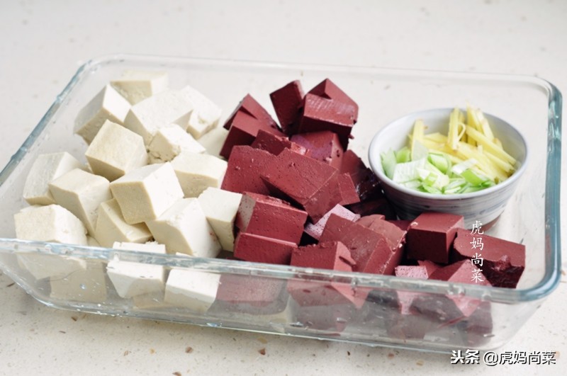 天冷了来一道番茄炖豆腐汤汁浓,冬天炖豆腐的家常做法