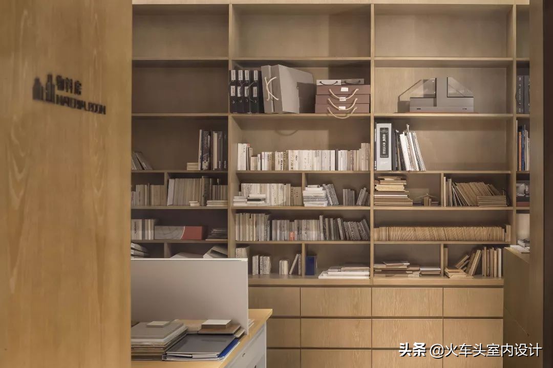 别人家的办公室设计欣赏,设计公司极简风格办公室