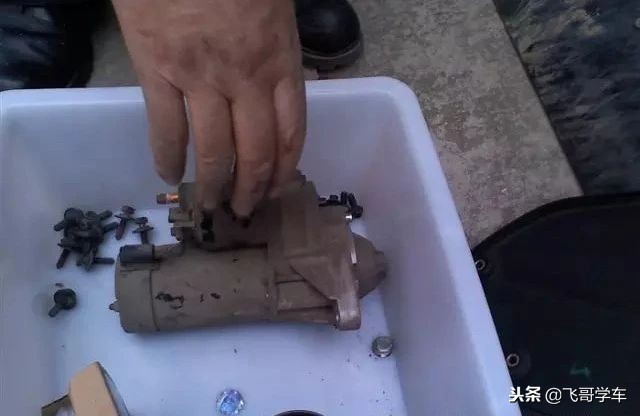 ea2111.6自吸正时皮带更换视频,发动机正时皮带的更换步骤