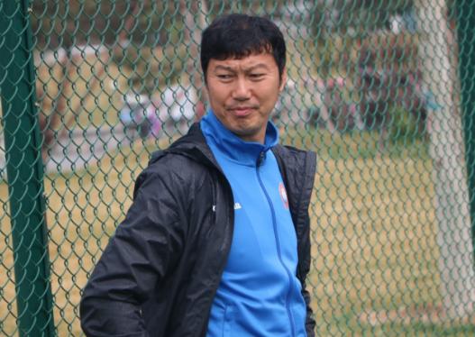 他曾是鲁能中场核心，转做教练却鲜有成就，黄金年龄栖身中乙