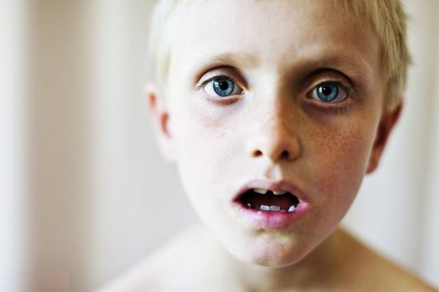 孩子智力低下家长不愿承认,儿童智力低下的表现行为有哪些