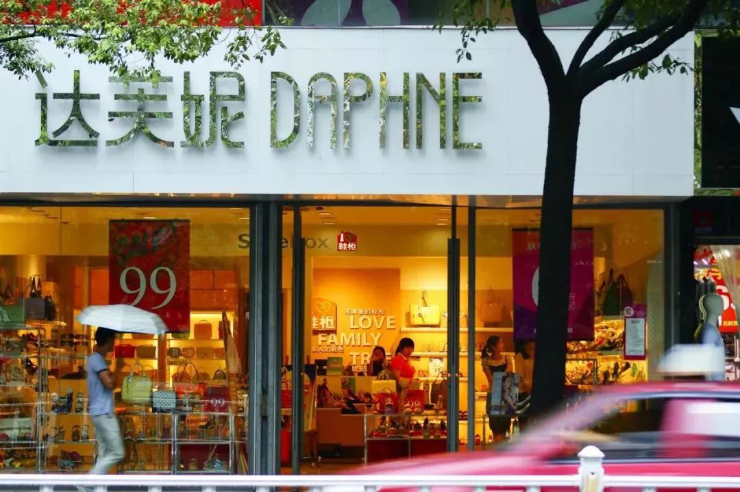 街头打假百达翡丽,广州lv专柜假货事件