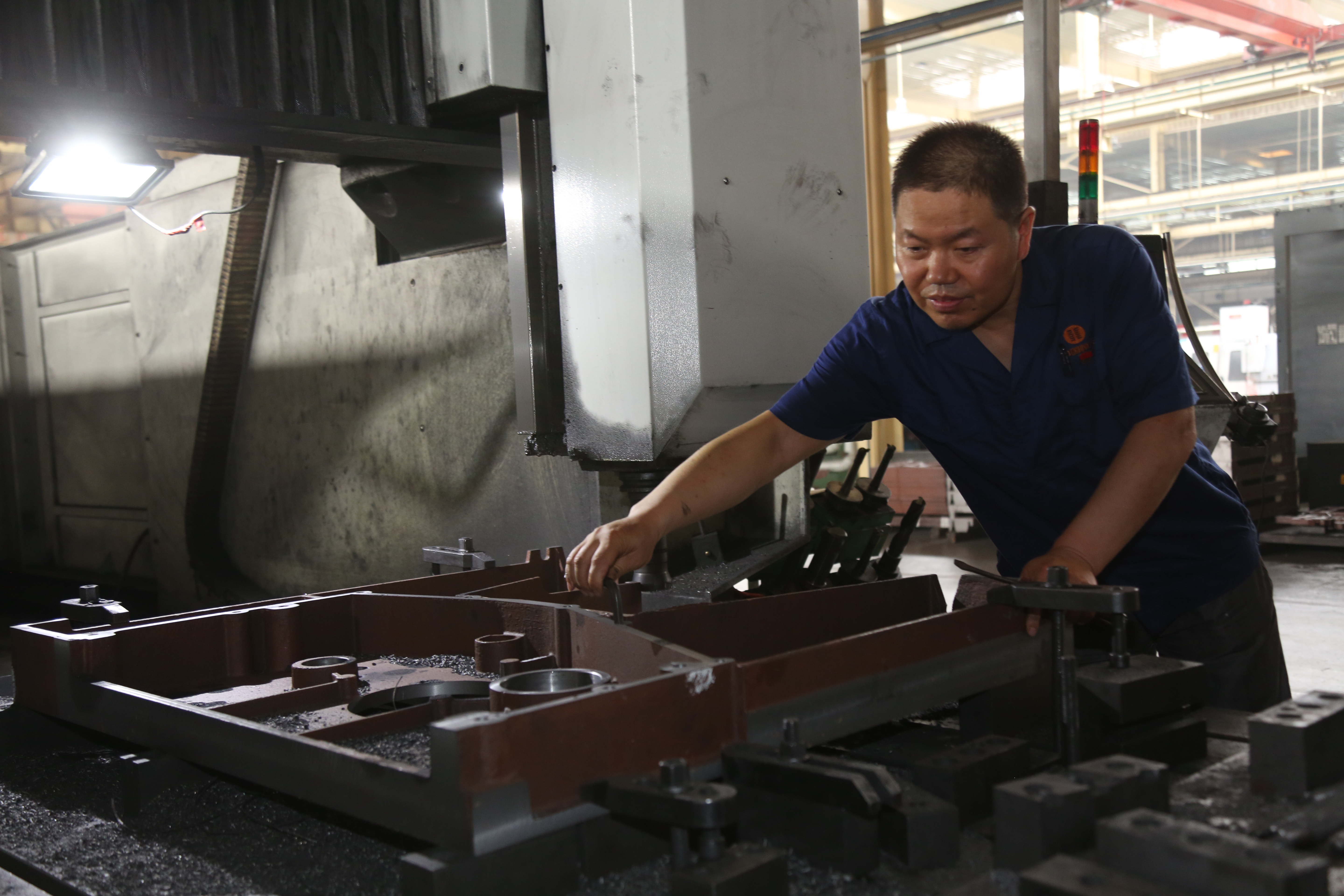 张雨彪：小小齿轮心拳拳匠人情