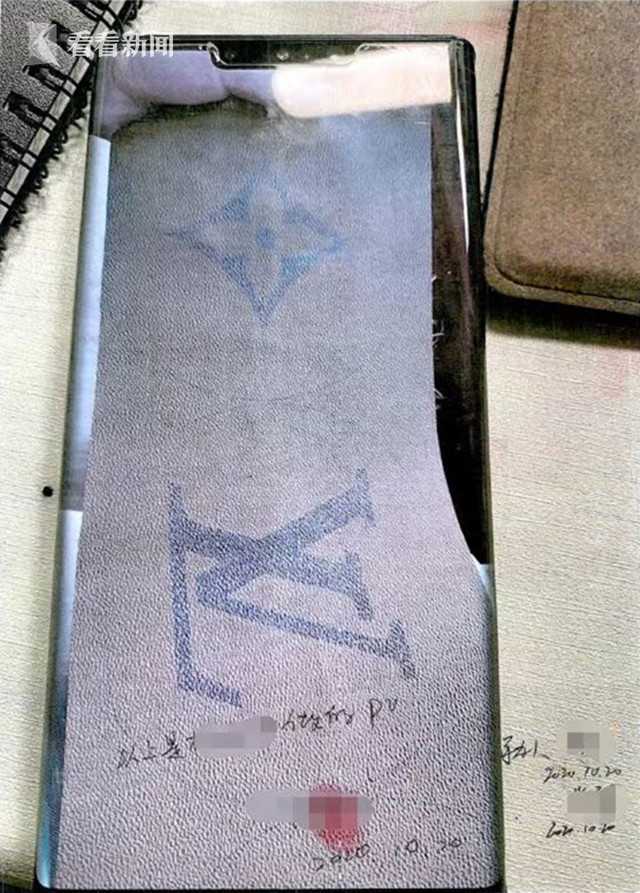 男子花28元买到假烟,男子花9000多买到假表