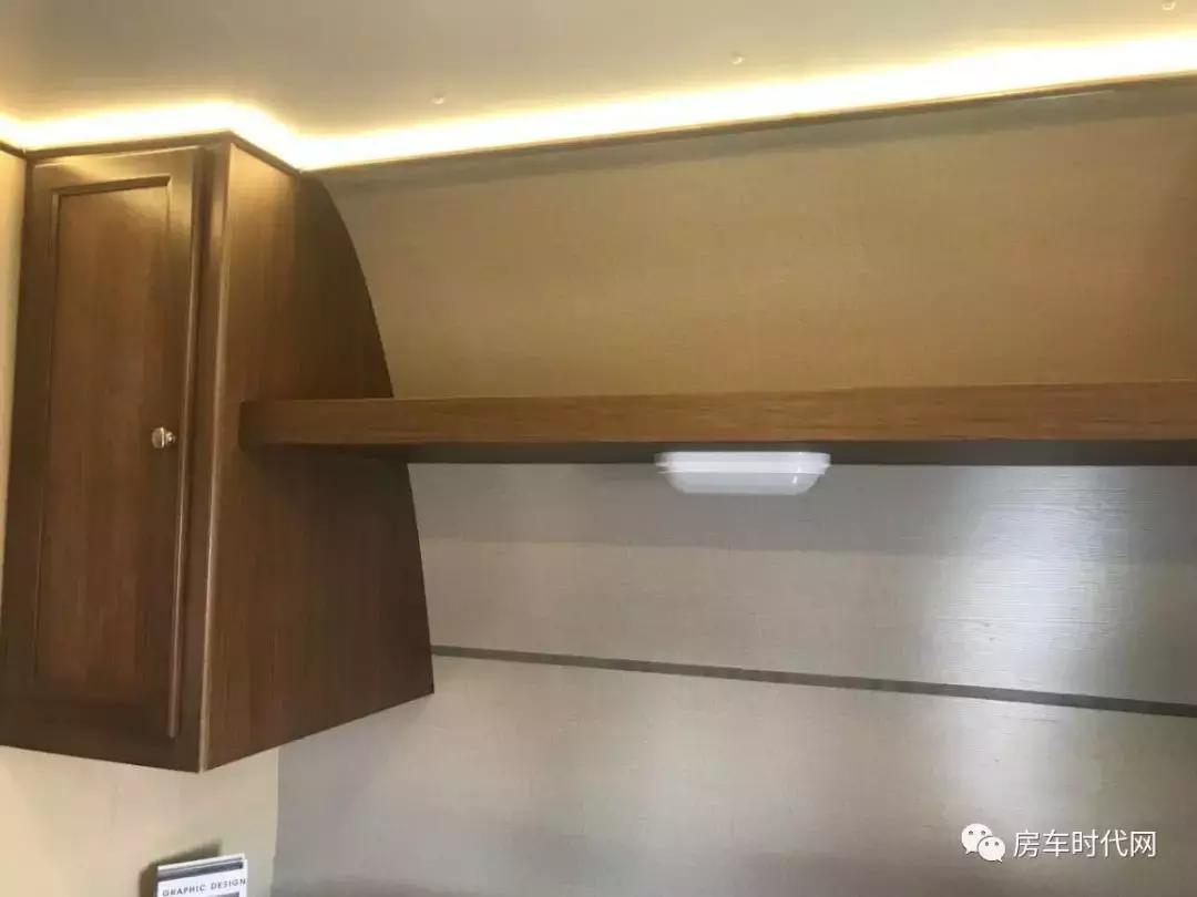 爱旅豪华双套间版拖挂房车,爱旅490拖挂式房车