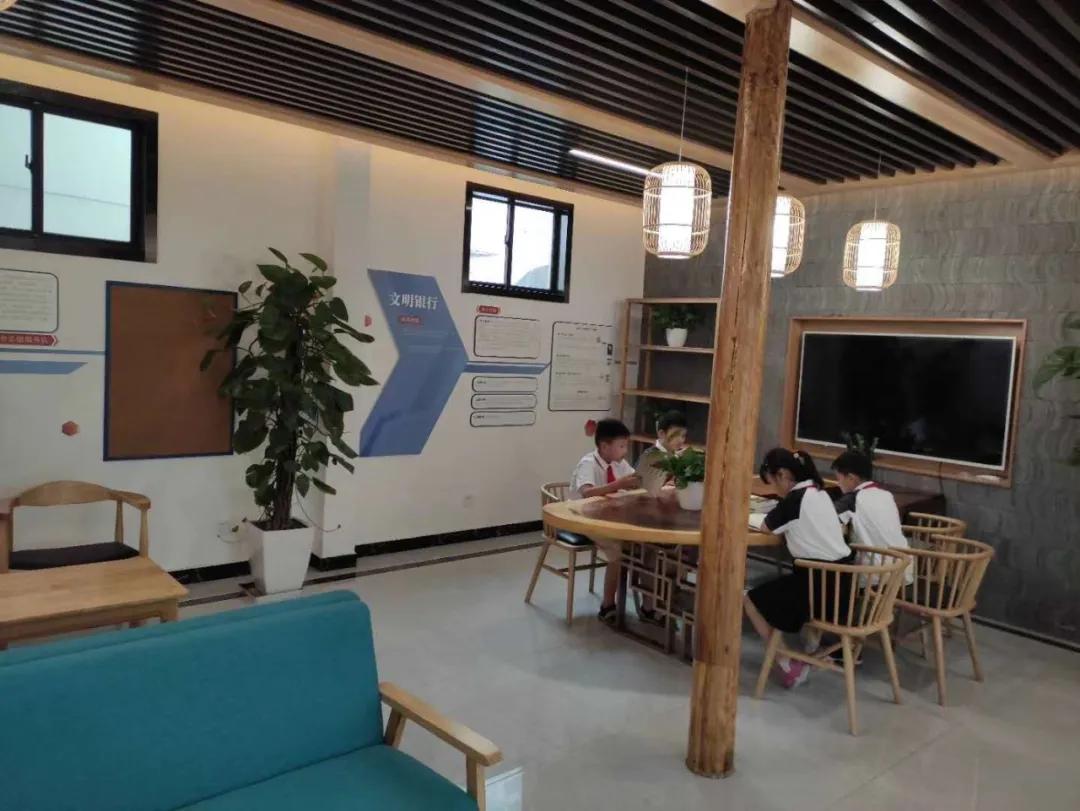 一个北大一个清华金榜题名,一个北大一个杭州美术学院