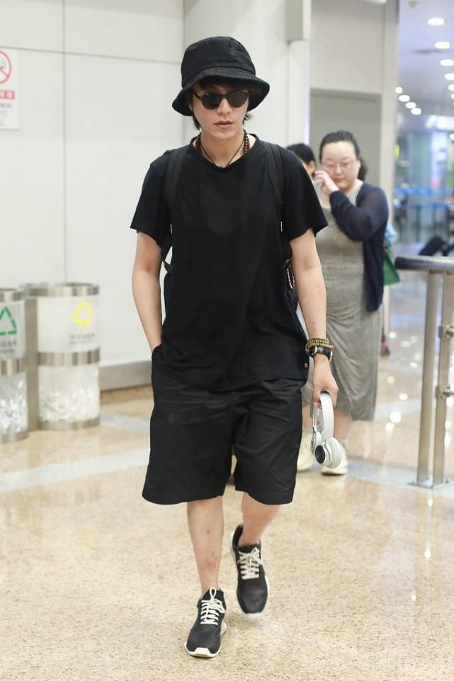 懒人黑色系穿搭,黑色控潮男穿搭夏季潮流