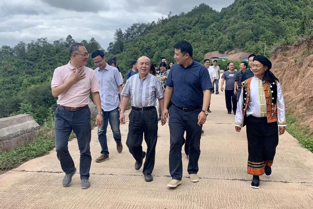 这个成绩很给力！看浙大“卡特”的扶贫担当