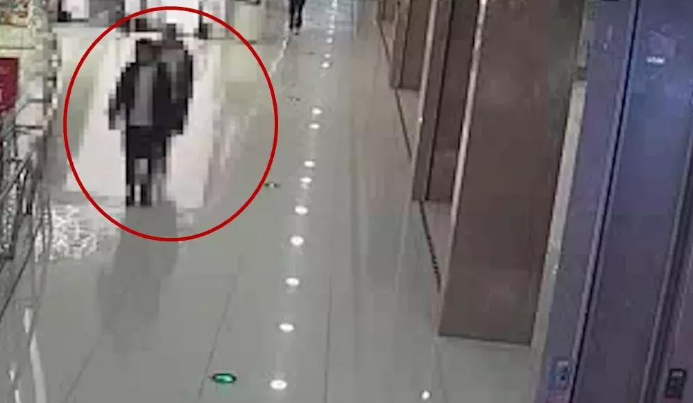 在网上买了100多的衣服发现是假货,网上代购衣服为什么便宜是真的吗