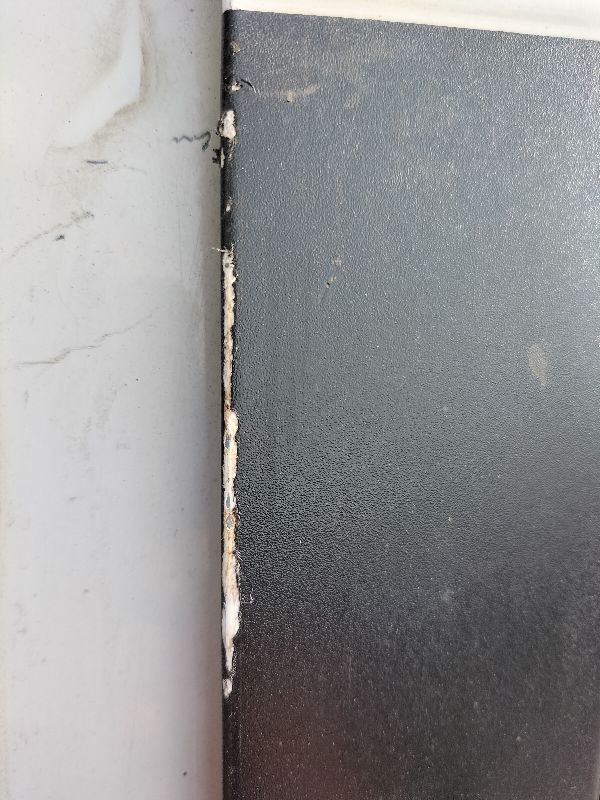 车钥匙被锁后备箱开锁,车钥匙锁到后备箱里有办法开吗