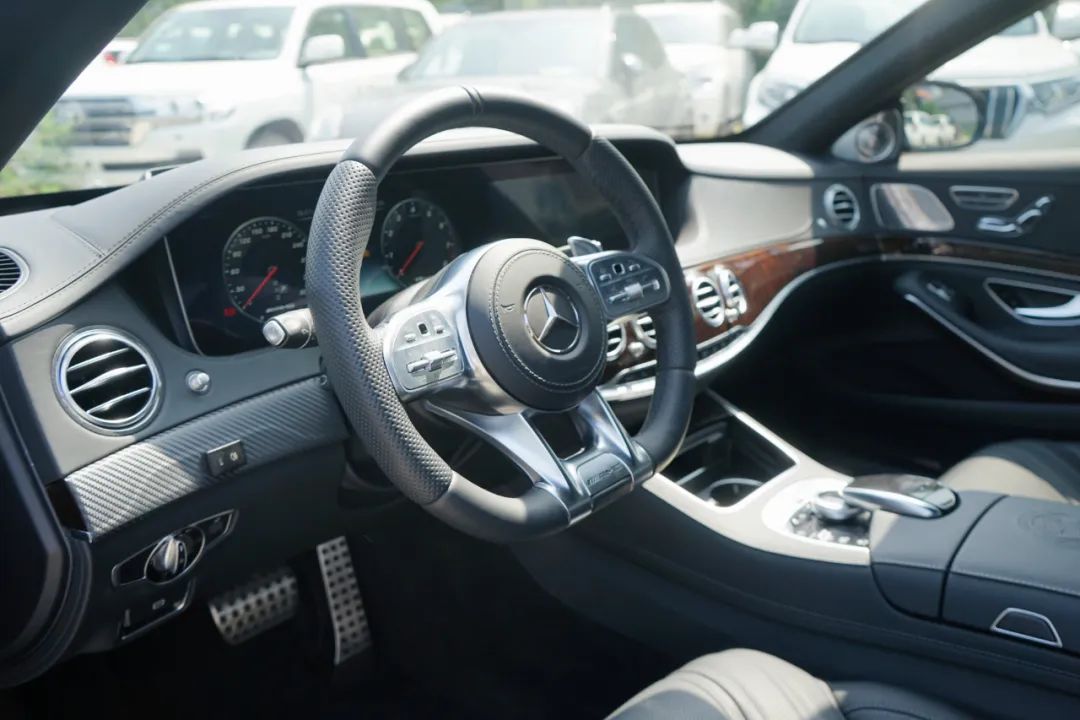 古思特100万左右的车,落地超千万的古斯特