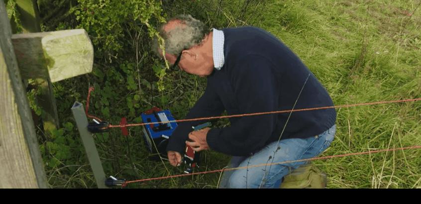 豆瓣9.6,这个“英国版李子柒”承包了我本月的笑点