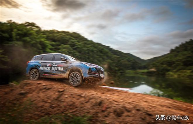 长安cs75山地越野,第二代长安cs75plus山地雪地越野