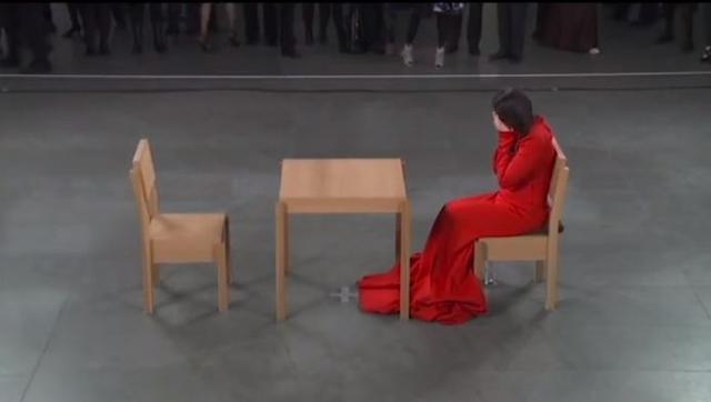 艺术家在场视频,艺术家在场表演