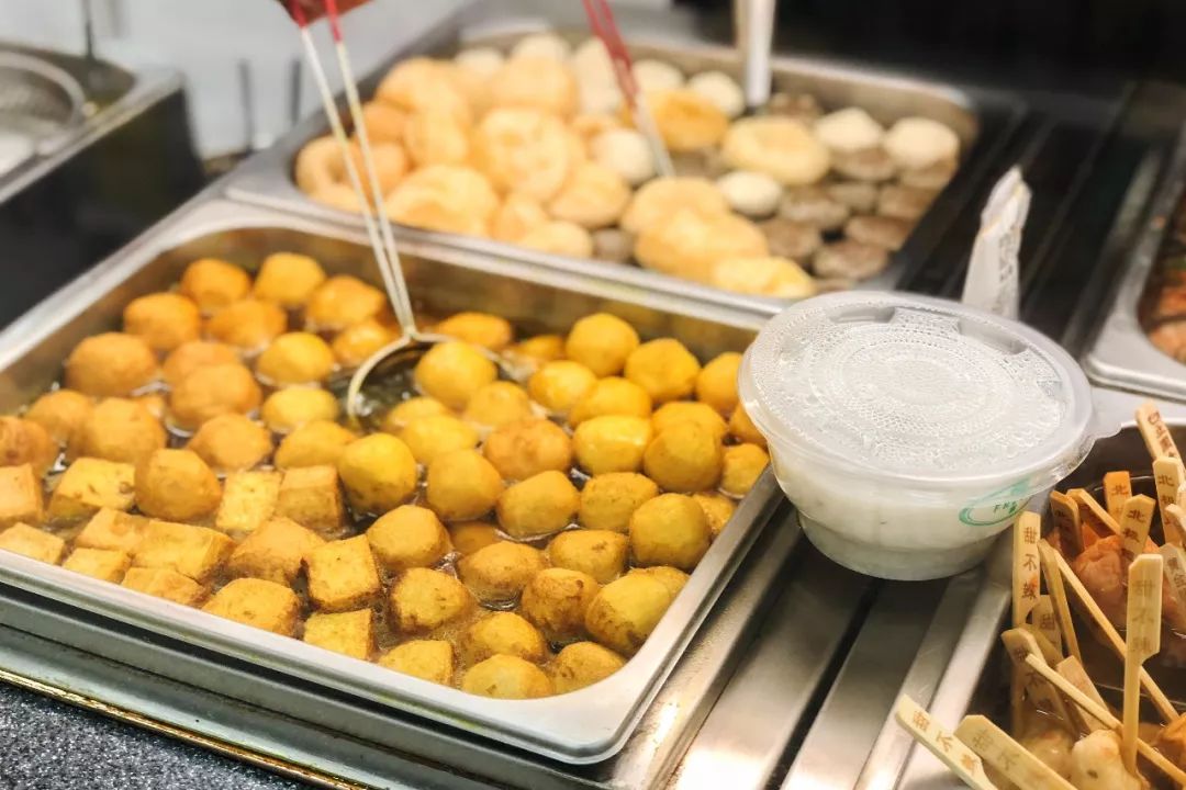 我花了107.5元，在711便利店吃了一份糯米鸡