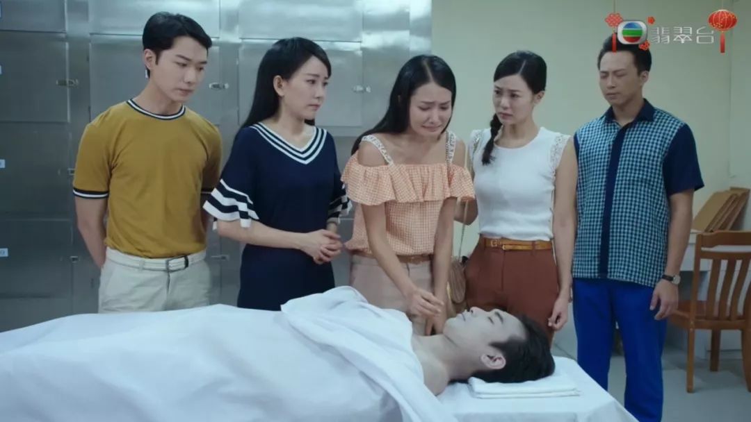 前香港先生曾当兵从军无悔离巢：不想四五十岁都还当主播做访问