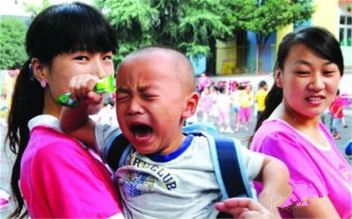 孩子总爱发脾气爱哭如何正确引导,孩子爱发脾气一说就哭没耐心