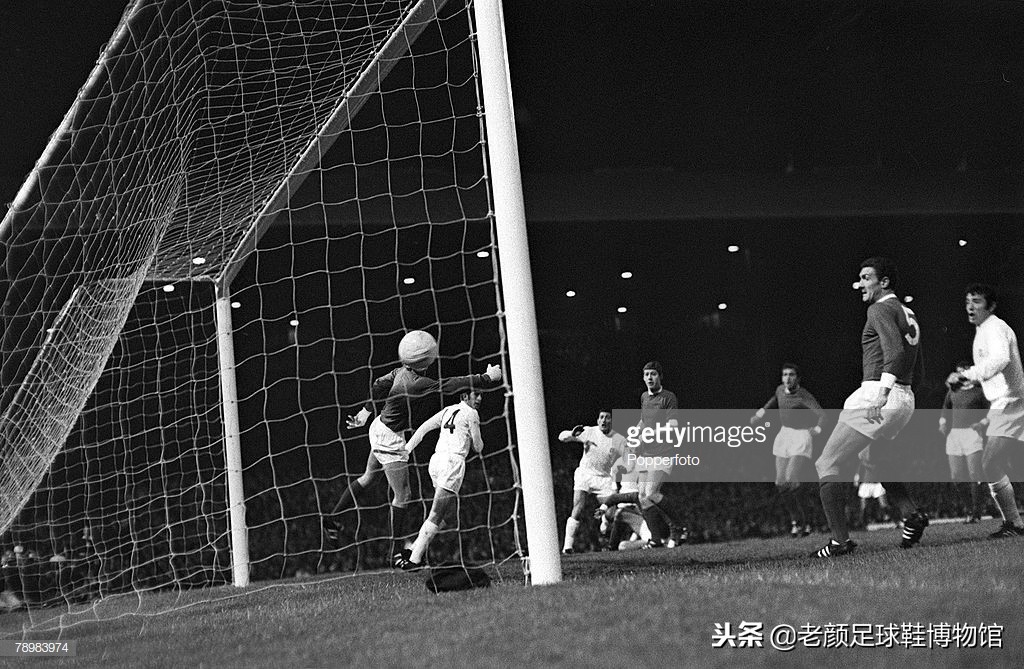 脚踏虎爪靴的神奇巫师，35岁参加世界杯，41岁复出只为母队上座率