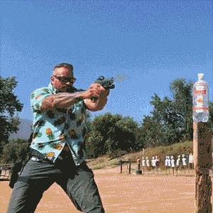 全世界都在挑战瓶盖，但请小心你的韧带