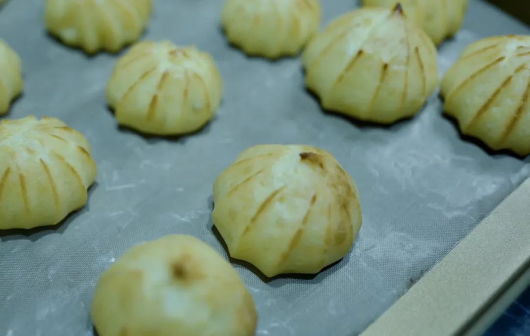 万人定闹钟早起云约早饭，为了去世界各地摆摊卖小吃做准备