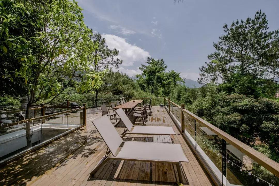 一家三口春节7天旅游民宿,春节去哪里民宿玩推荐一下