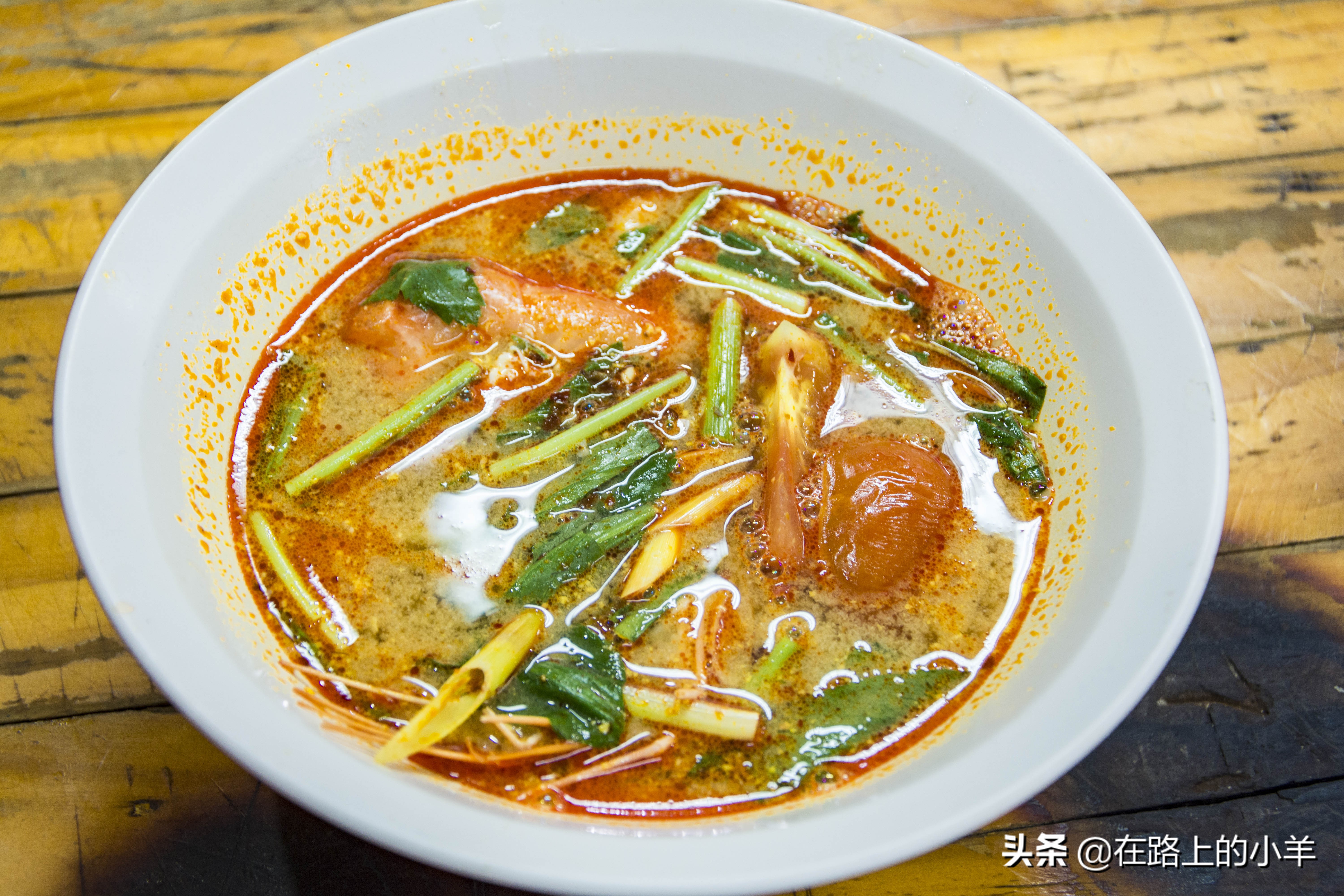 最喜欢中国游客的国家，每年靠旅行团赚上千亿，当地人都在学汉语