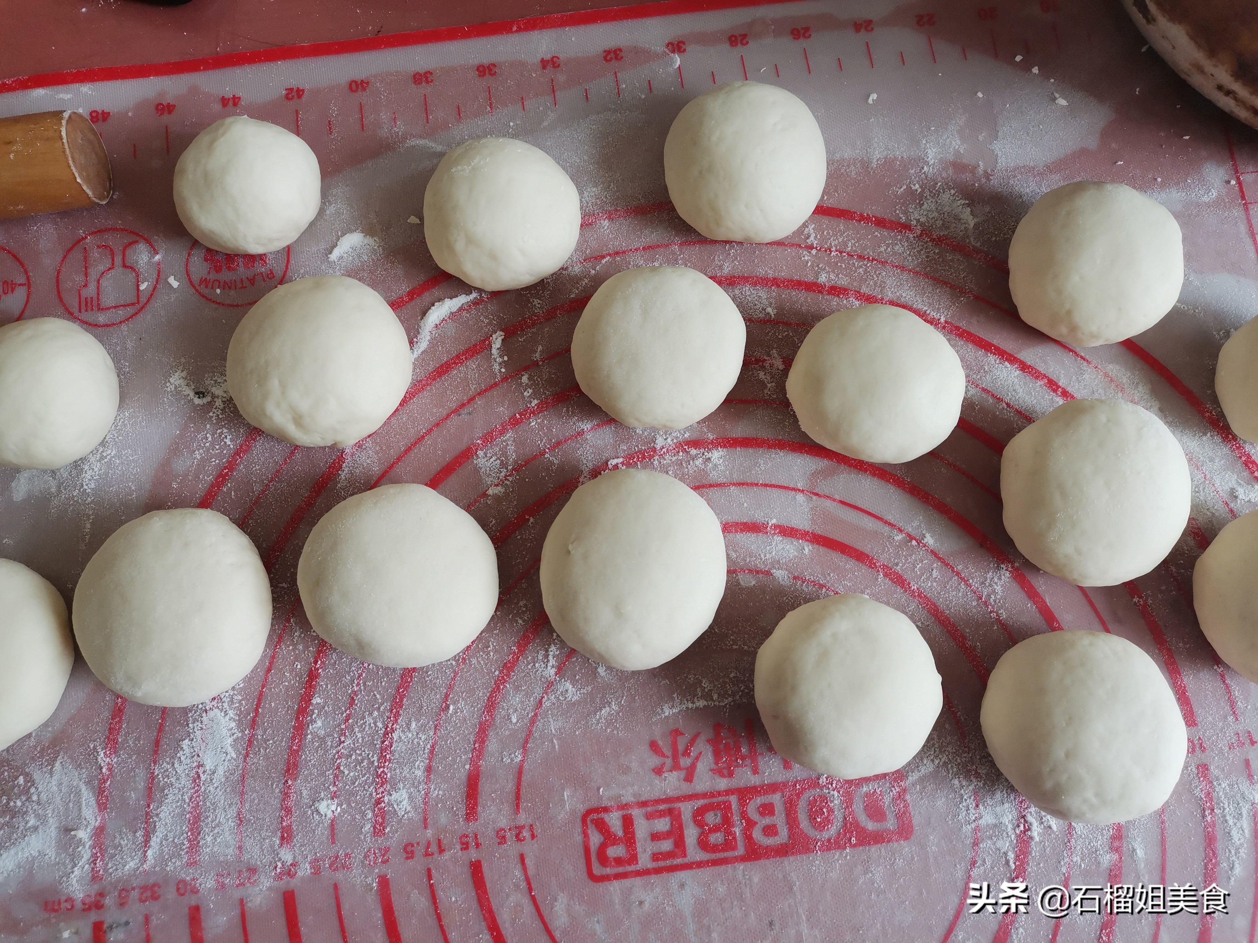 为什么蒸包子老是面烫了一样,包子馒头如何揉面才会蓬松