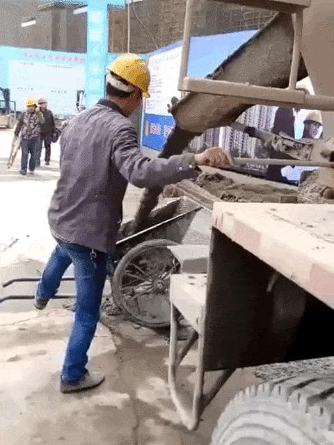 搞笑动图gif赵本山,搞笑动图gif图片哪里下载