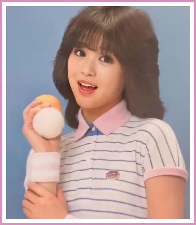 是时候换发型了,适合秋冬的减龄免打理发型