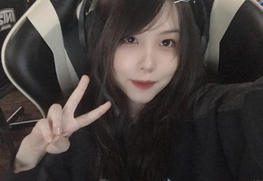 英雄联盟巴西女辅助,lol巴西女辅助推特