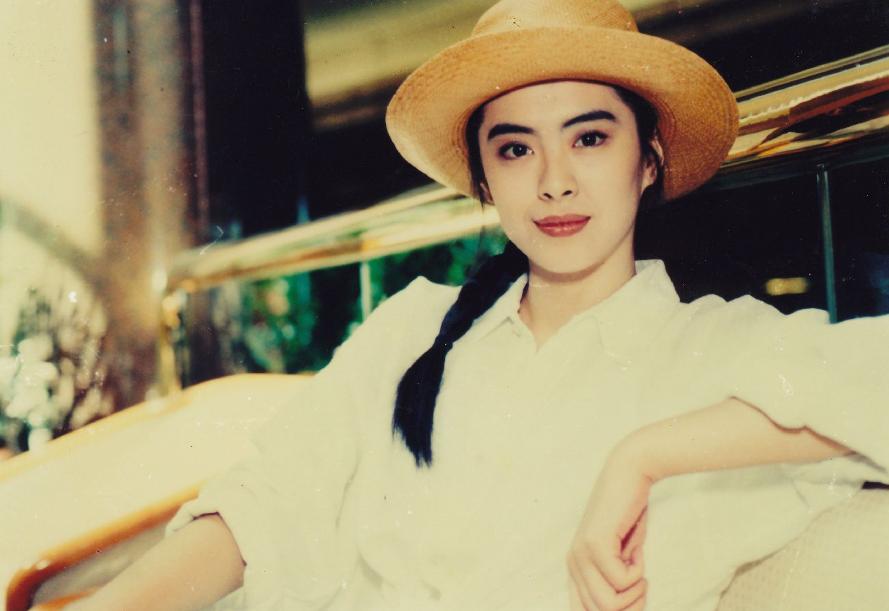 王祖贤回家照片,当年王祖贤回安徽视频