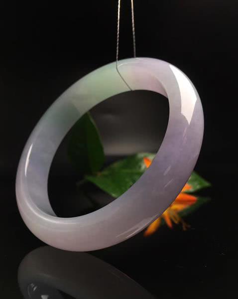 为什么女人喜欢黄金手镯,为什么女人偏爱手镯