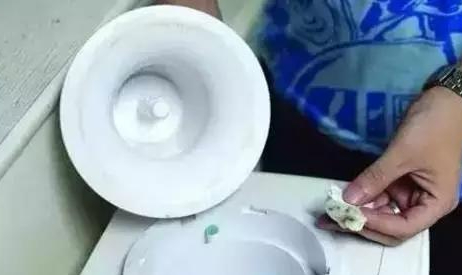 饮水机有多脏能喝吗,长时间不用的饮水机有多脏