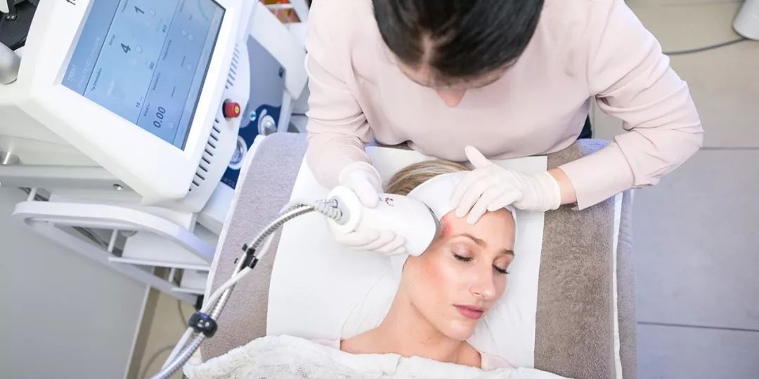 如何修复月球表面皮肤,修复月球脸最好的方式是