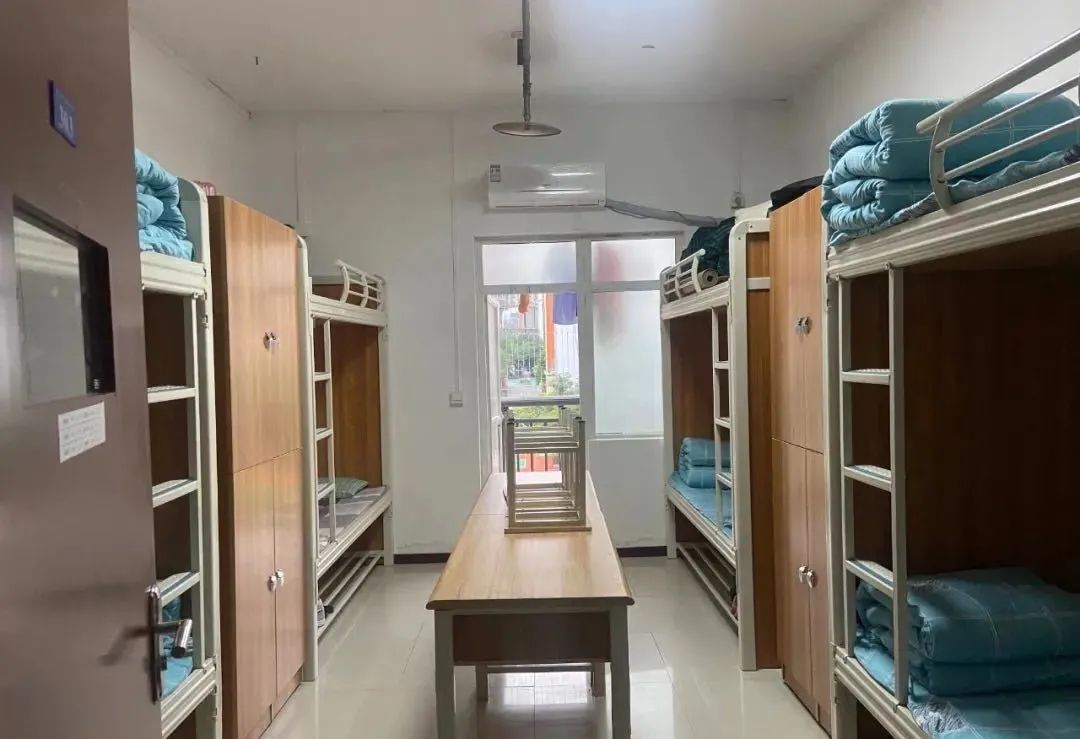 各大重庆学校宿舍,重庆宿舍条件比较好的学校