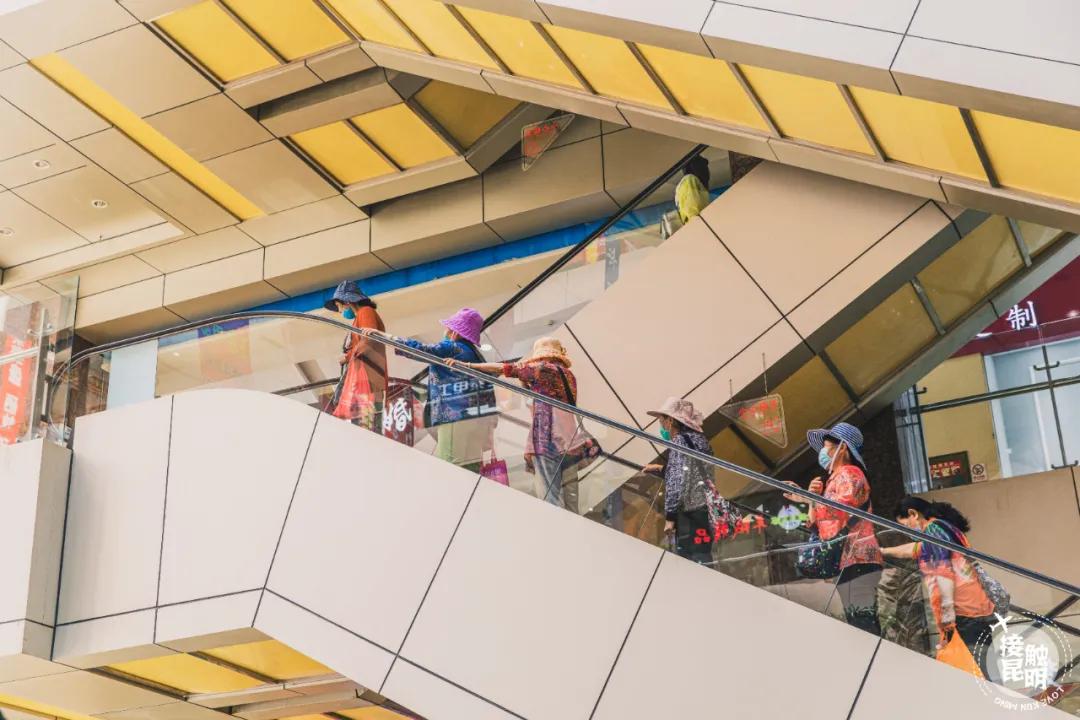 云纺，一个被美食“耽误”的批发市场