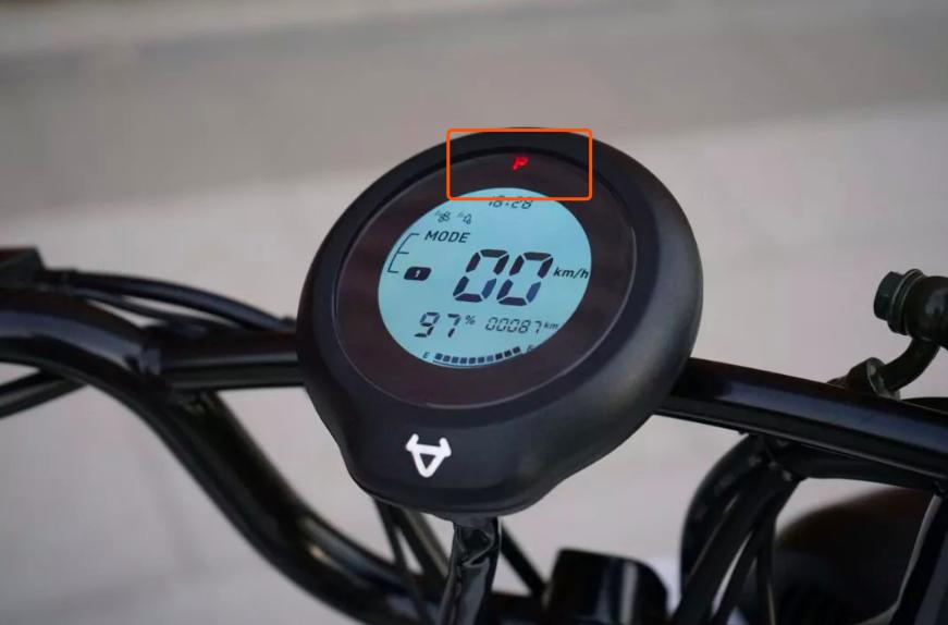 三轮电动车有电不走是什么原因,电动车有电拧转把不走的原因