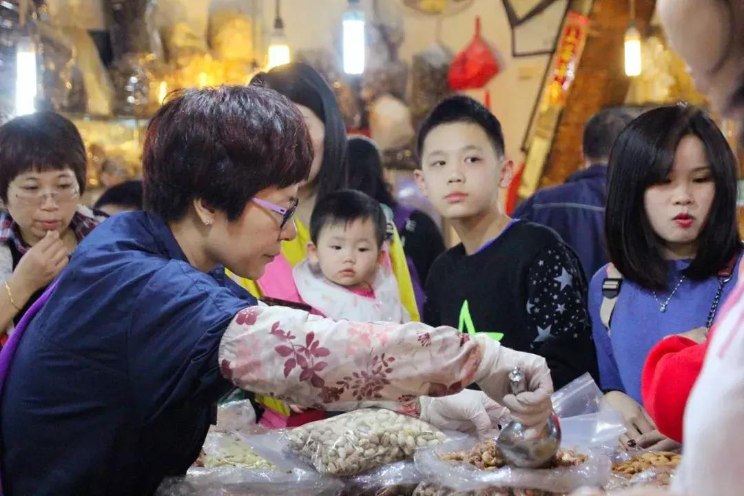 小年来啦，你家年货备齐了吗？小番走进番禺各大市场，收获满满的幸福……