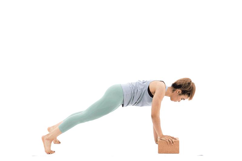 这10个动作用上瑜伽砖辅助，让你的核心更有力，练习更轻松