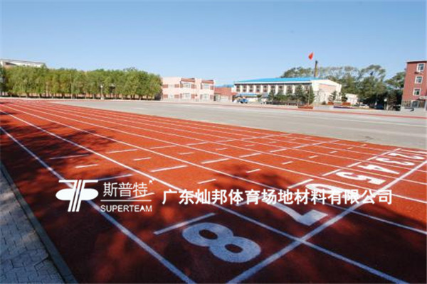 塑胶场地地面,塑胶场地用什么胶
